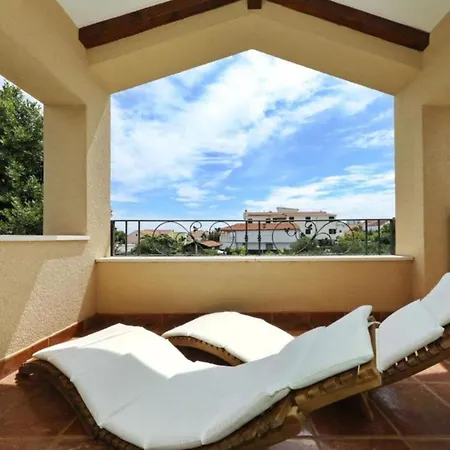 Tatil Evi Mirta