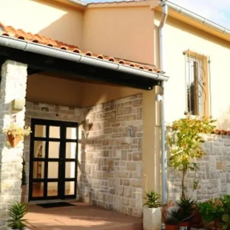 Holiday home Mirta