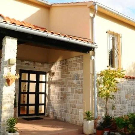 Mirta Ferienhaus *